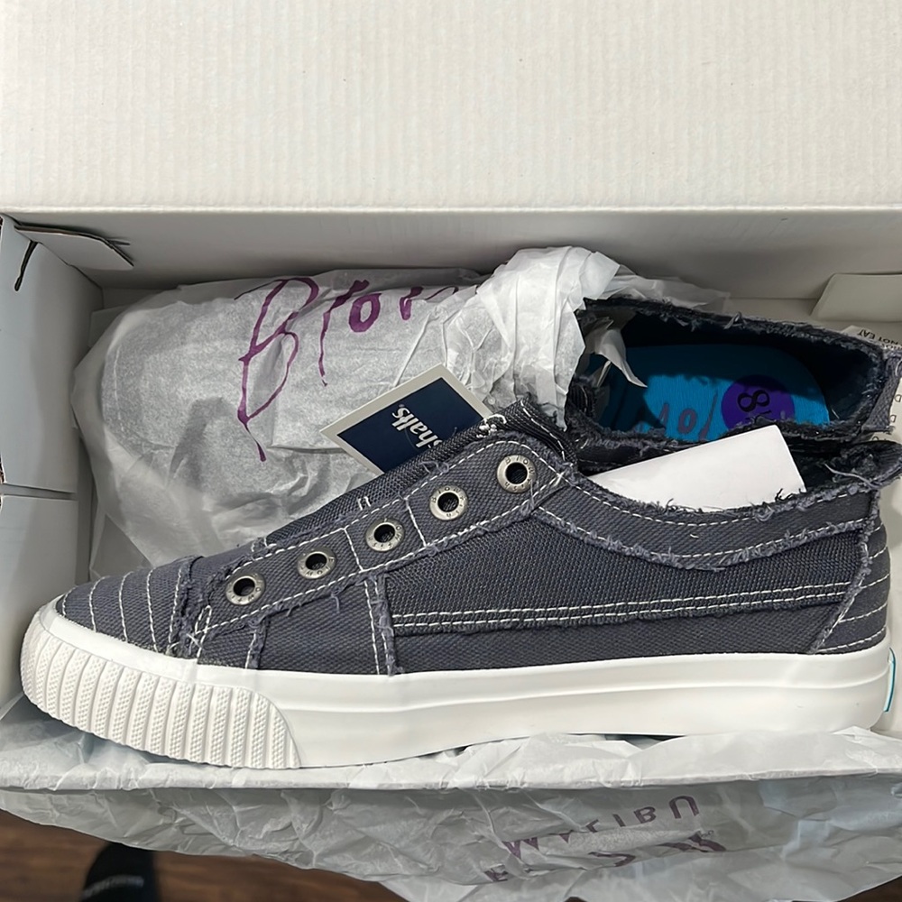 Casual canvas sneakers